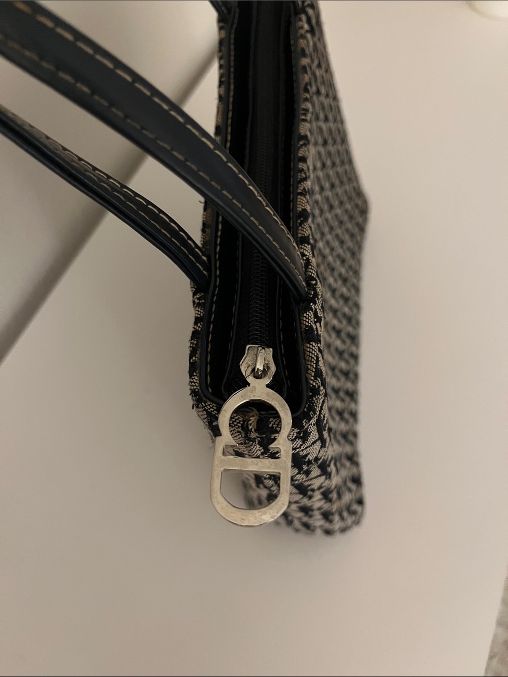 Christian Dior Black & White Monogram Shoulder Bag - Picture 3 of 12